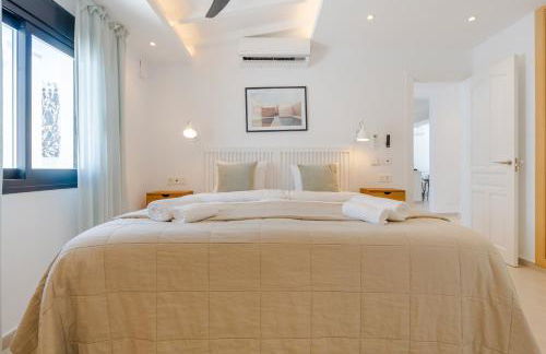 Modern villa with Heated Pool & BBQ Next to the Beach - Foto 28