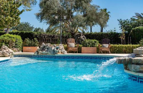 Villa con Piscina, BBQ y habitaciones ensuite by Can Panxo - Foto 12