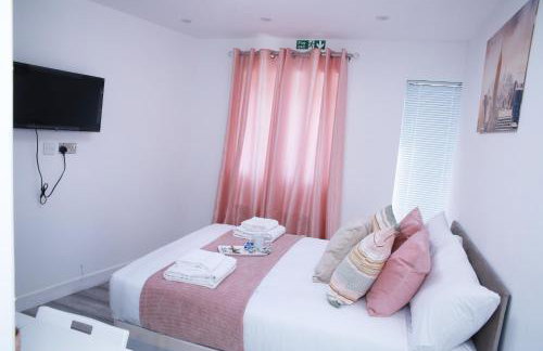 Harrow Luxury flat With free parking. - Photo 1