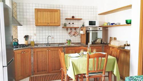 Bougainvillea Home - Ospedale Policlinico Monserrato - Foto 1, stove, minibar