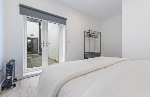 Coulsdon Luxe - Sleeps 3 - Near Station - Foto 13