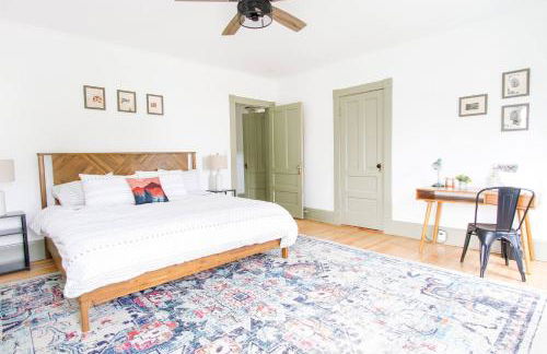 Expansive Victorian close to Saratoga Springs and Lake George - Foto 15