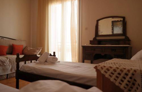 Mponanos' Family House - Photo 11