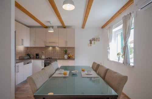 MY DALMATIA - Luxury villa Prolozac with private heated pool - Foto 23