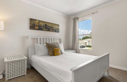 Upstay 3BR Family-Friendly Stylish Retreat w Patio - Foto 23