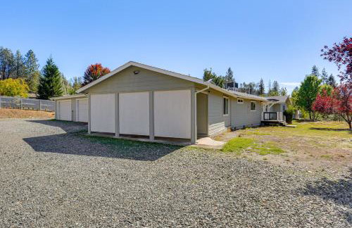 Backyard Oasis with Hot Tub and Views Weaverville Gem - Foto 31