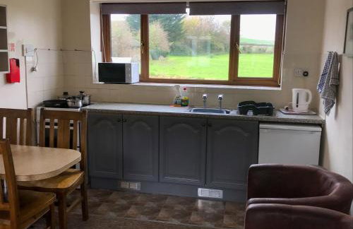 Court Farm Holiday Bungalows Ltd - Photo 3