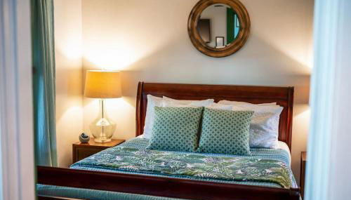 Quaint Cottage in heart of LYH - POOL with HOT TUB! - Foto 5