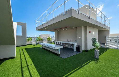 Stylish Apt with Pool and Gym near beach - Foto 10