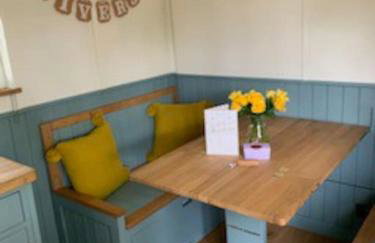 Romantic Shepherds hut with stunning sunsets - Photo 14