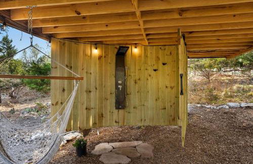 Treehouse Glamping at Pecan Haven W Hot Tub - Foto 7