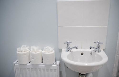 Hazel House - Cosy 2 bedroom house with parking near to Oxford - Foto 33