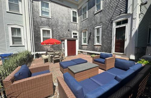 Charming Victorian Home Downtown Newport - Photo 20