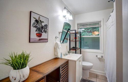 30 Day Minimum - Entire House - Washer and Dryer and AC - Photo 6