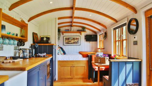 FLORA Luxury Retreat, Private Garden, Views & Hot Tub - Foto 2, minibar