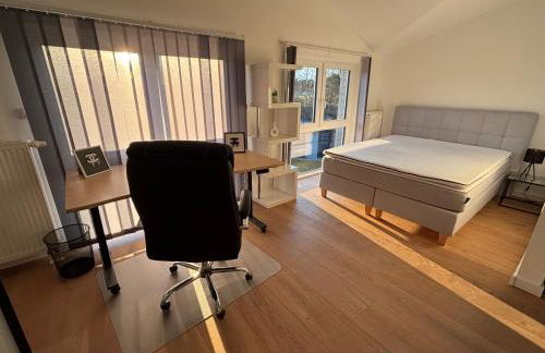 Wood&Stone - Modernes Haus in Seenähe am Tankumsee mit Terrasse, Outdoorküche, Kamin, Homeoffice Bereich & voll ausgestatteter Küche im Naherholungsgebiet - Foto 44