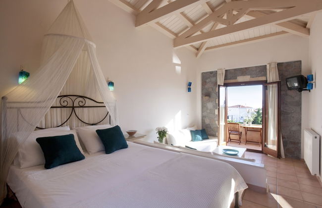 Angelina Aegina Boutique Escape - Photo 4