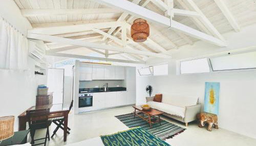 Barn Cottage at Yoga Farm with Natural Swimming Pool near Beach - Foto 3