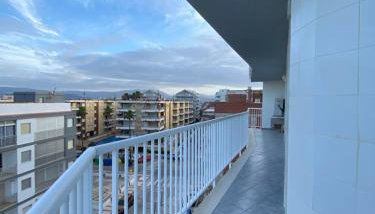 Apartamento con vistas a la Playa con Ascensor y WIFI 9 pax - Foto 4