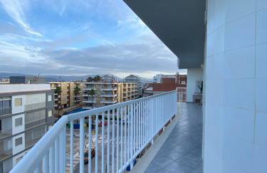 Apartamento con vistas a la Playa con Ascensor y WIFI 9 pax - Foto 4