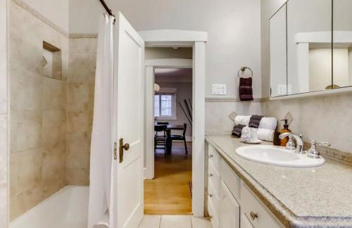 The Bonsai Bungalow With A Hot Tub And A Game Room - Foto 15