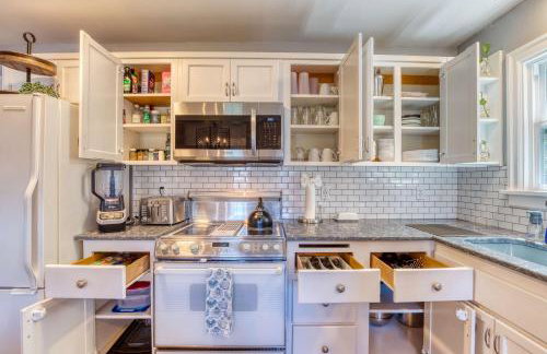 Modern 2 Bedroom Farmhouse Cottage with Hot Tub in Snohomish - Foto 19