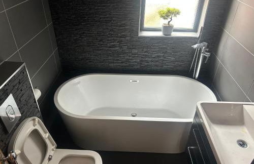 Entire Seaside Home 6 Private BedRooms Sleeps 10,4 Minute Walk To Station - Foto 18