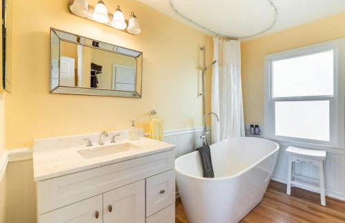 Orca Haven - 2BR with Scenic Views in Richmond Beach - Foto 27