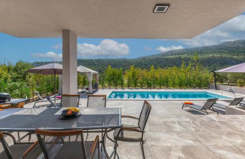 Holiday House Omis - Naklice - Photo 1