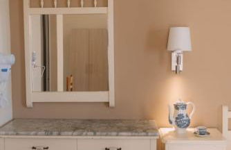 Lorraine's Cottage Style Studios, shared swimming pool and bbq only for guests at Simotata village - Photo 45