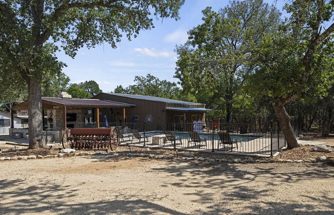 Luxury Retreat for 28 Terracotta Bliss Getaway - Photo 43