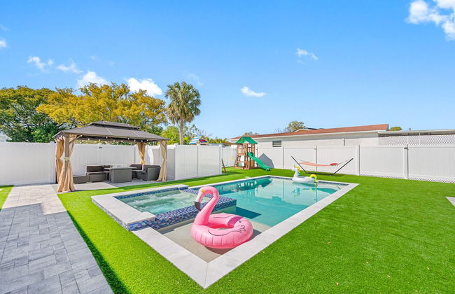 Luxury Modern Villa w/ Pool, Jacuzzi & Amenities! - Foto 52