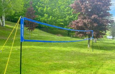 Stylish Mountain Chalet 15mins to Gore Mountain , Large Hot Tub, Playroom & Large Heated Pool - Foto 30