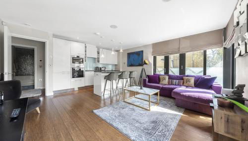 King beds apartment with en-suite, private balcony and elevator by iconic Portobello Market - Foto 2