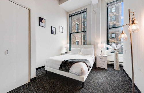 West Loop - City Views With In & Out Parking 6 - Photo 20