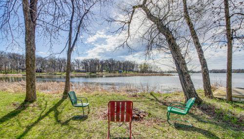 Pelican Rapids Lake House with Water Views and Dock! - Foto 1