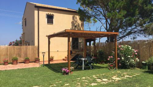 Casa del Sale, a 50 m dalla spiaggia - Foto 2, Garden, Garden view