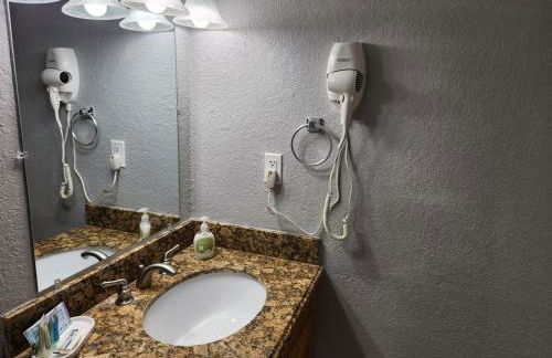 Beautiful 2-Bedroom Condo Near Universal and other Orlando Attractions, King Bed & Wi-Fi - Foto 32