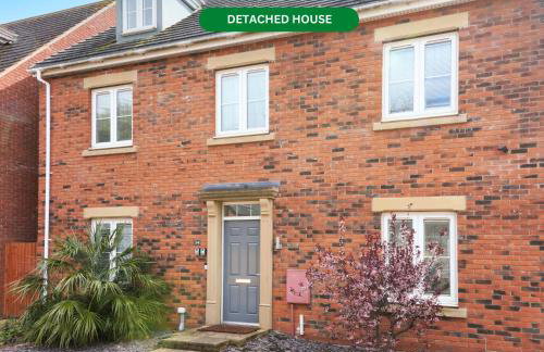 Stylish 6 Bedroom 3 Bathroom Detached House with Free Parking, Super-Fast Wifi, Pool Table, Smart TVs with Netflix by Yoko Property - Foto 1