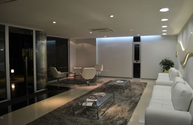 Arenas del Mar Apartments - Photo 2