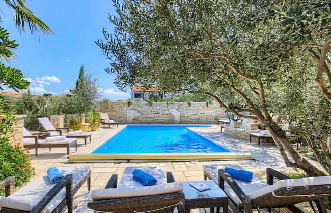 Apartment in Murter With Pool & Bubble Bath - Foto 10