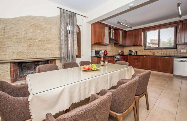 Villa Nikos Argaka - Photo 12