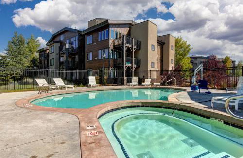 KBM Resorts Crestview Condos Spacious condo near Olympic Park with gas fireplace year-round pool hot tub city wide shuttle access. CVC-308B - Foto 52