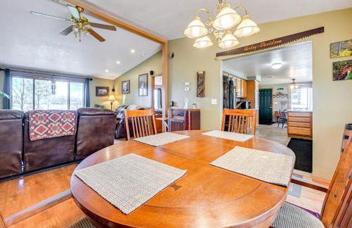 Furnished Deck with Forested Views Manawa Home! - Foto 6