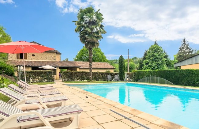 Chic Holiday Home in Siorac-en-perigord With - Foto 30