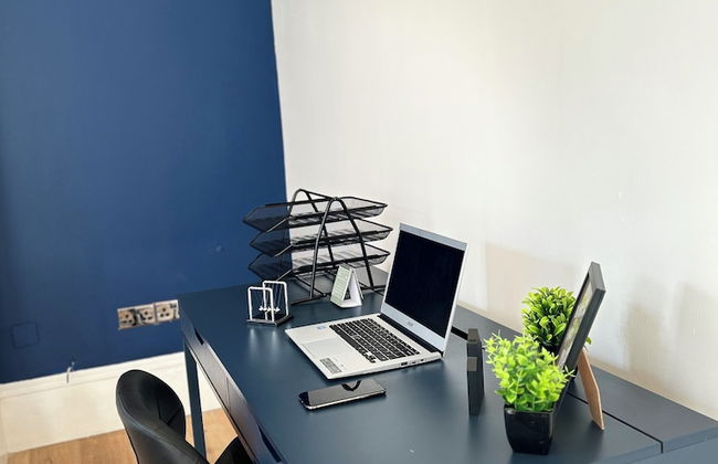 NEW! Grimsby Central, Spacious, 2 Bedrooms - Photo 9