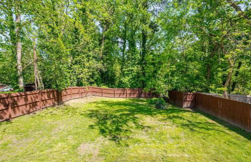 Modern 3-bedroom, big fence yard, Pets stay free - Foto 53