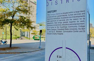 Spacious Loft with Fireplace - near CSU, Playhouse, Progressive field, R&R Hall of Fame with Gym & Sauna and Sleeps 12 - Foto 10