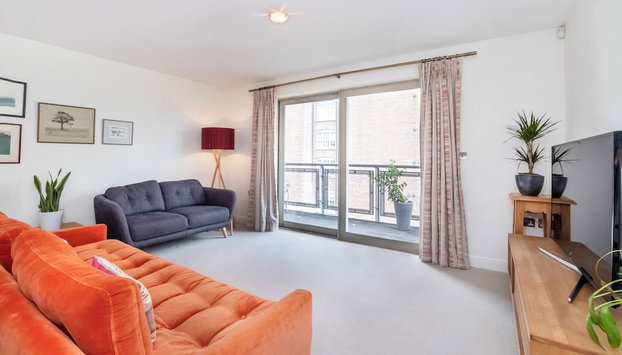 City Apartments - John Walker House - Photo 3, Room