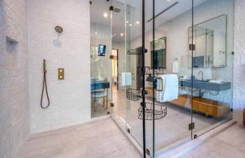 Luxury 6BR Beverly Hills Villa with Pool and Views - Photo 54